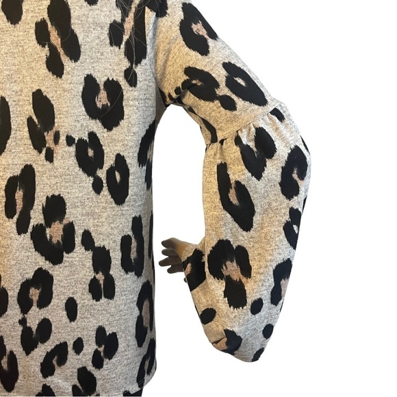 Casual Collection by F & F Gray and Black Animal Print Dolman Sleeve Sweater - Picture 5 of 9